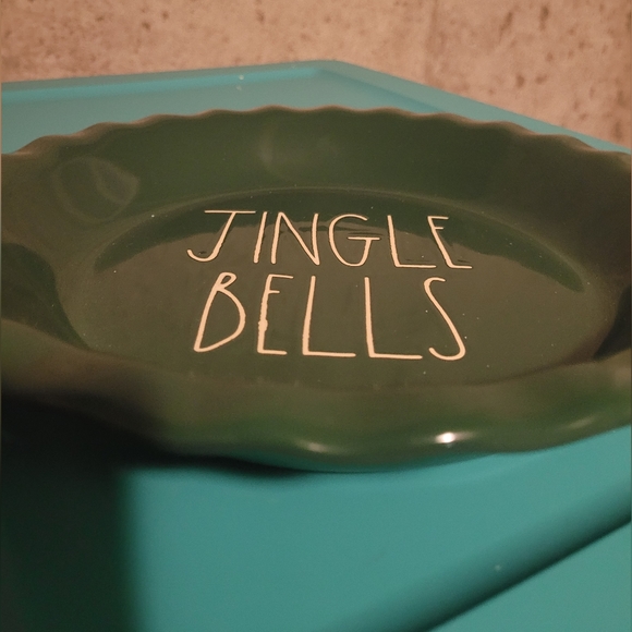 Rae Dunn Jingle Bells Pie Plate - Picture 2 of 2